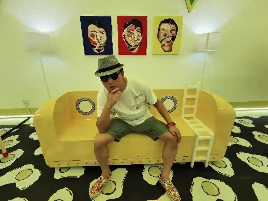 我80后，英国语言学硕士，在韩国做旅行社赚500万，现在重头再来