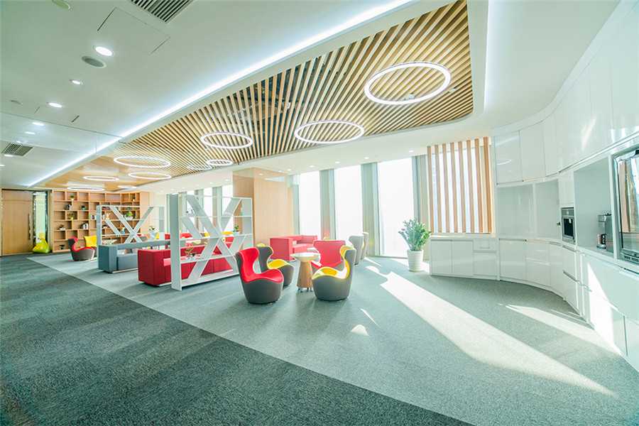 参观诞生过20位英国首相的伊顿公学是什么样的体验？