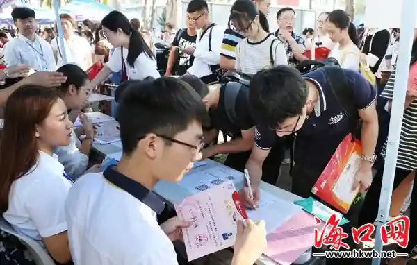 海师迎来4700余名新生 编导专业中俄合作班首招生