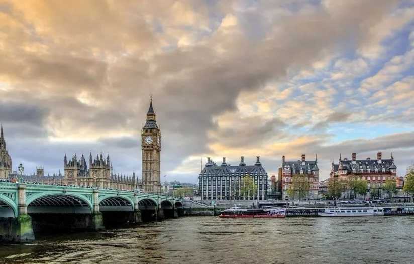 浙大宁波理工学院暑期社会实践团：为留学生们筑起安全防线