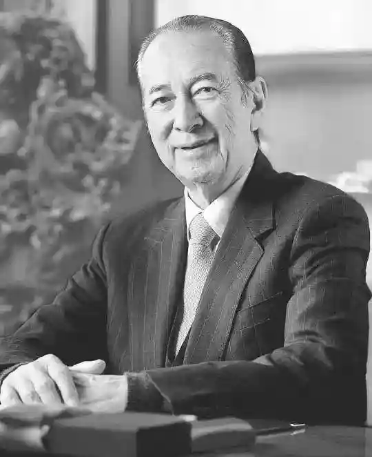 等深线：3万字解析何鸿燊传奇