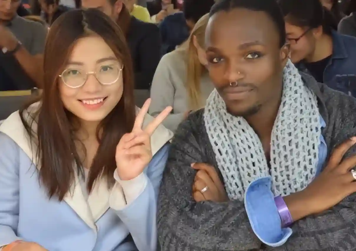 美女留学生抱怨回国后穿衣、染发都失去自由，网友：谁让你回来的