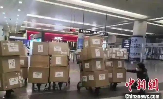 中国留学人员援助国内抗击疫情纪实：“呼吸心跳与你一同”