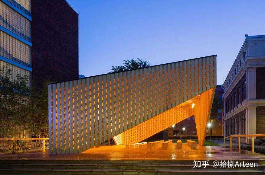 云南大学滇池学院学费每年是多少钱