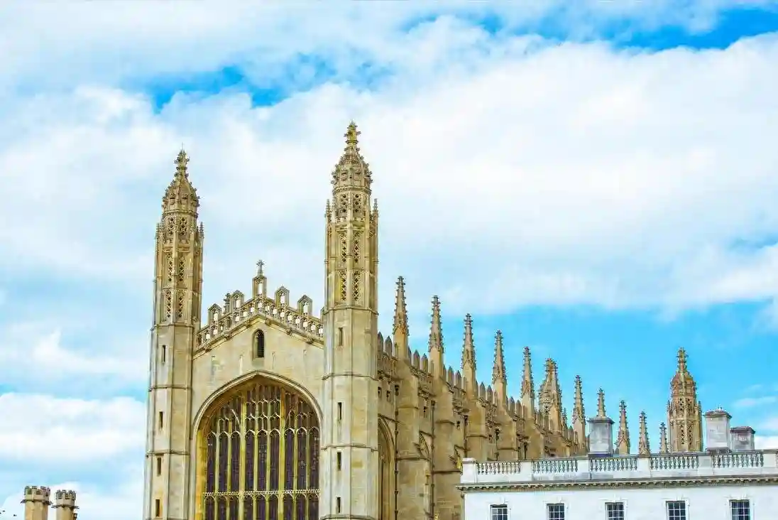 剑桥大学本科申请条件难度大吗？怎样申请最合适？