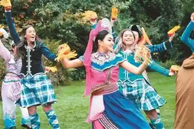 在英国传播云南非遗