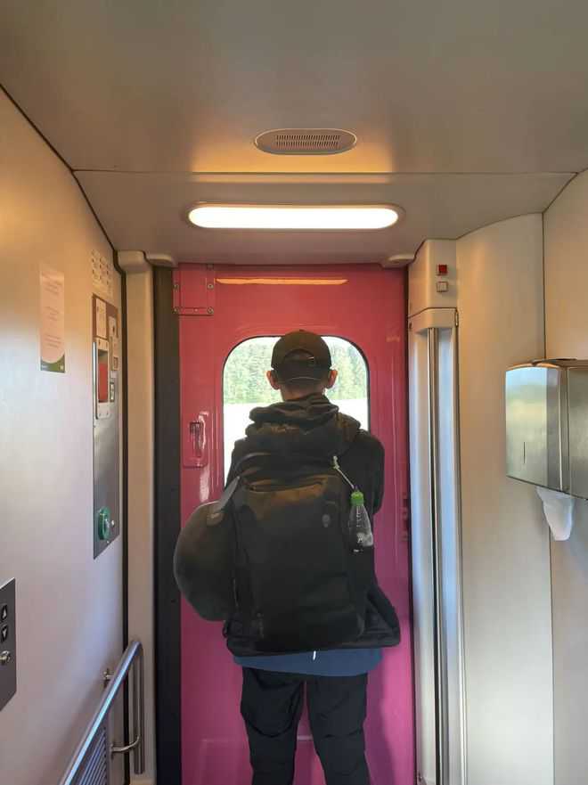 错例都一样！斯坦福学生团队致歉抄袭中国大模型：已撤回，代码作者失联