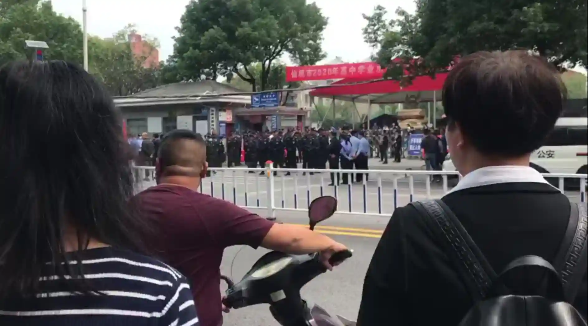 湖北仙桃市一高中2名学生在教室内被同班同学捅伤后身亡